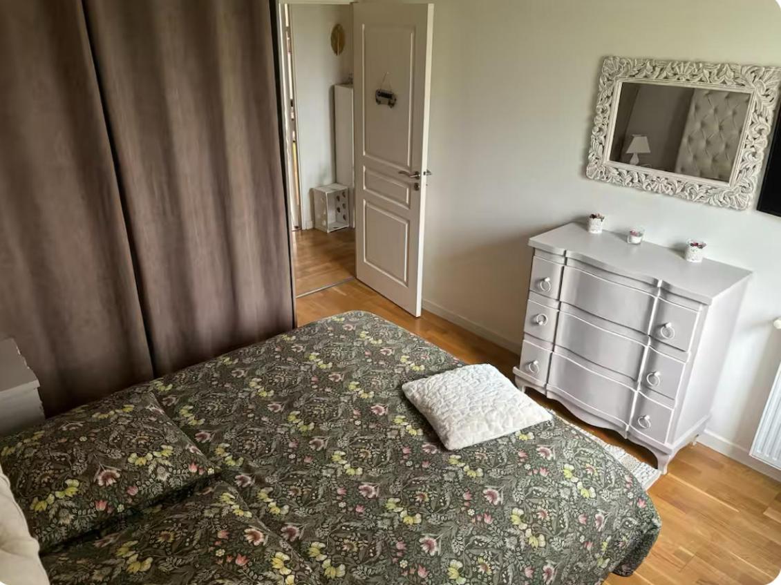 Logement A Cote De L'Aeroport Orly Athis Mons Bagian luar foto