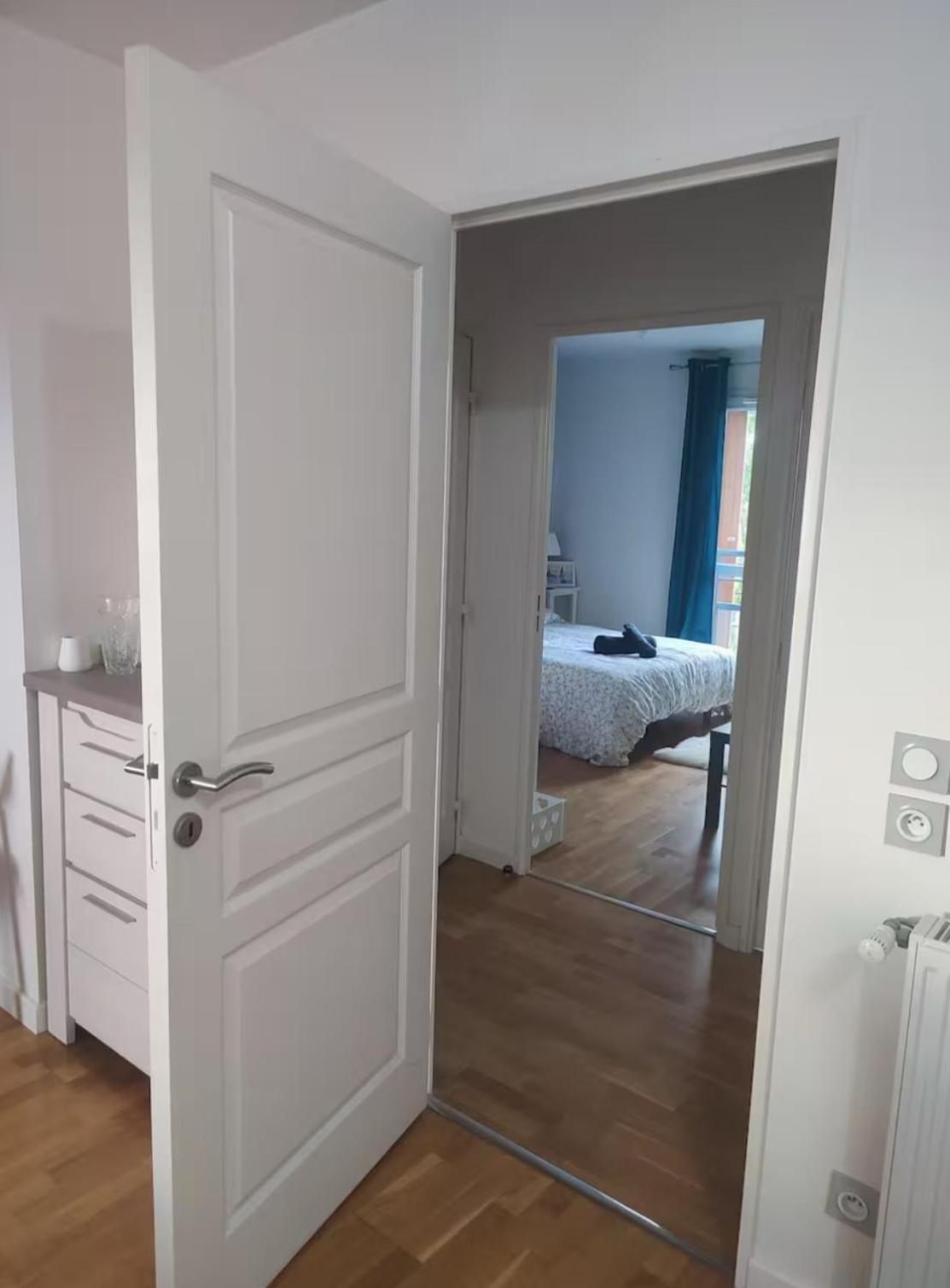 Logement A Cote De L'Aeroport Orly Athis Mons Bagian luar foto